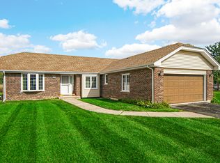 6316 Knollwood Dr, Oak Forest, IL 60452