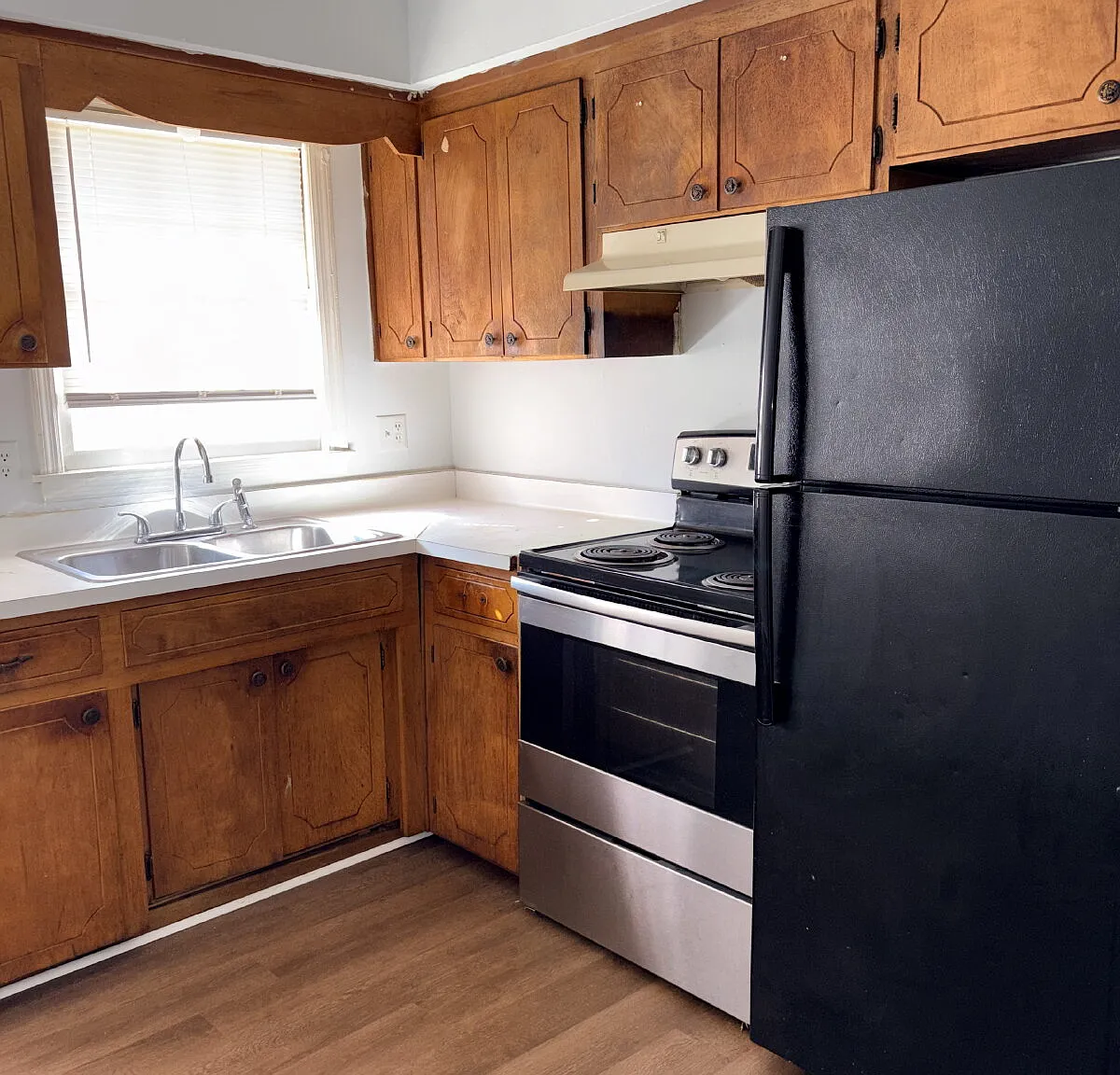 2 bed, 1.0 bath, $790 — Photo 3