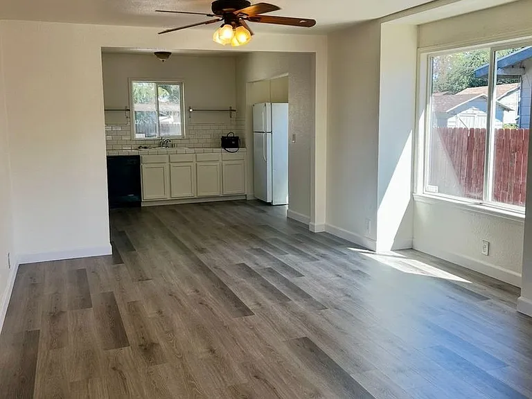 824 N Farris Ave — Photo 5