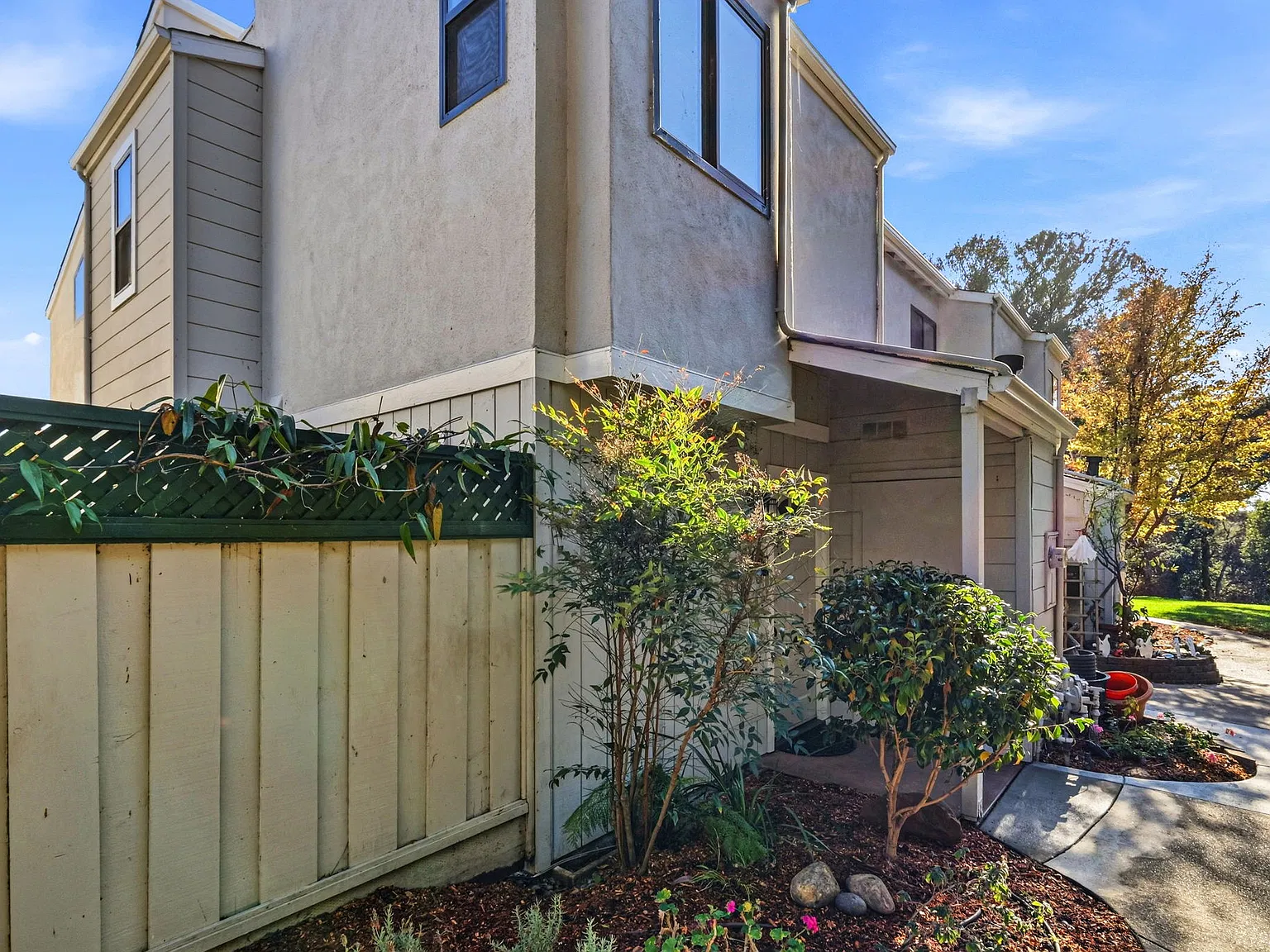 2 bed, 1.5 bath, 1152 sqft, $3,850 — Photo 3