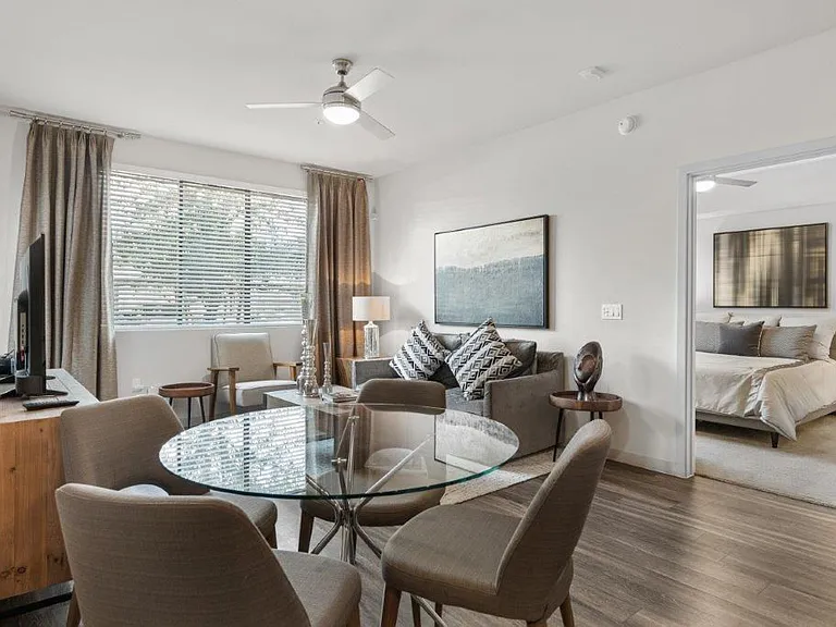 Palms Luxury Apartments — Photo 14