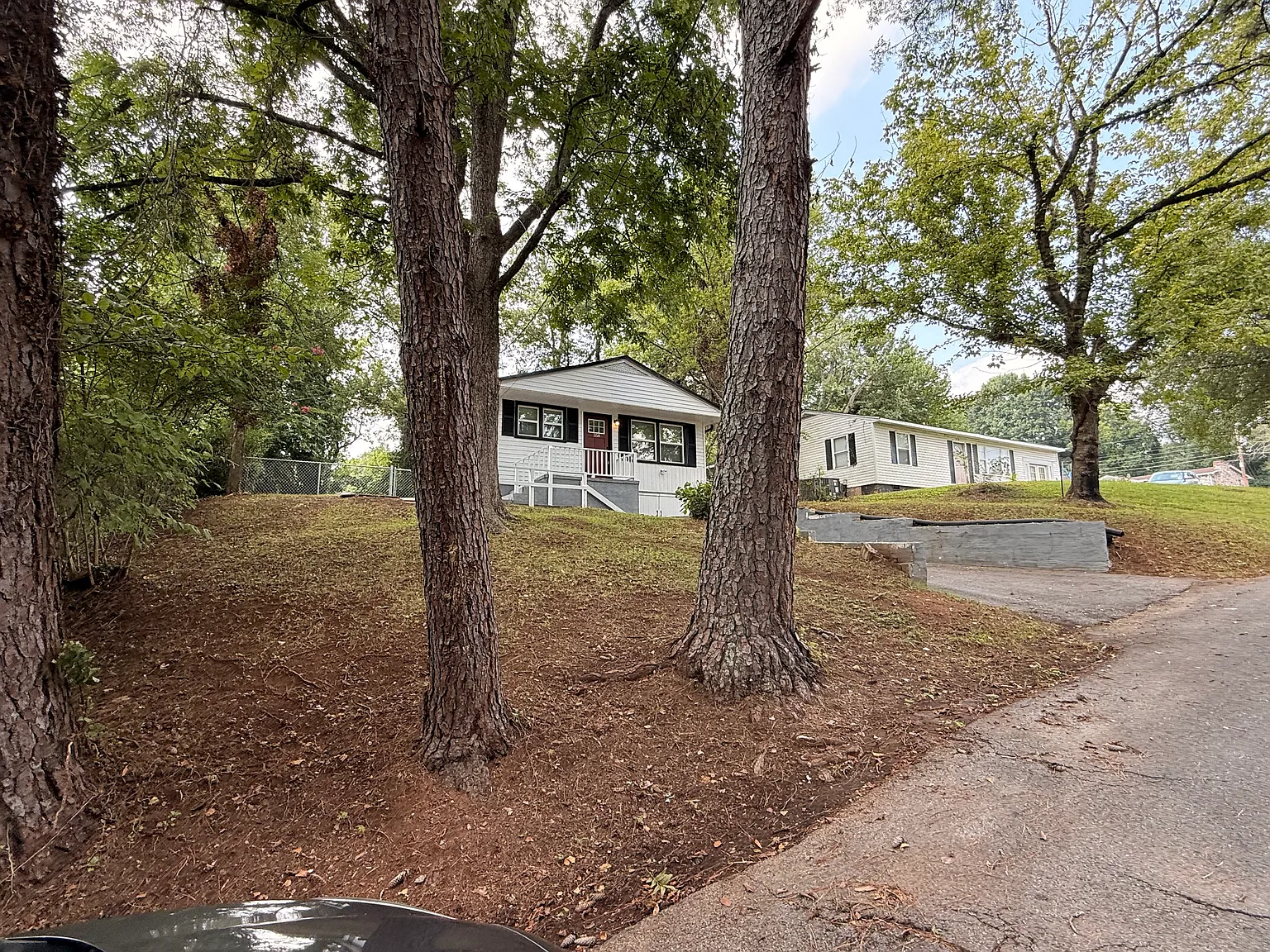 3 bed, 1200 sqft, $1,850 — Photo 2