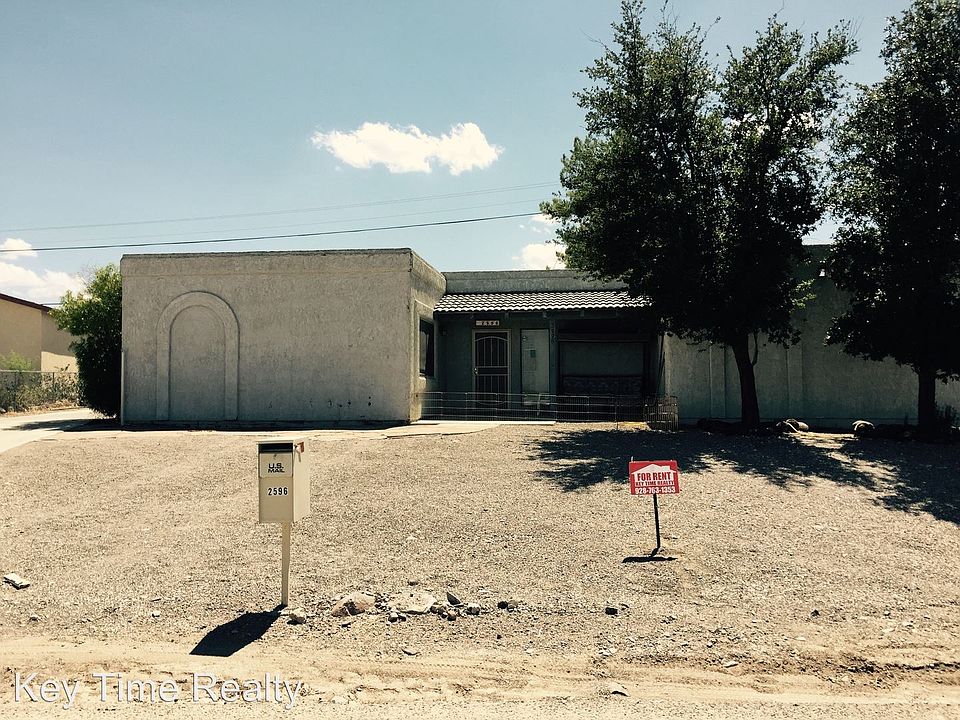 1st image of 2596 Calle De Mercado