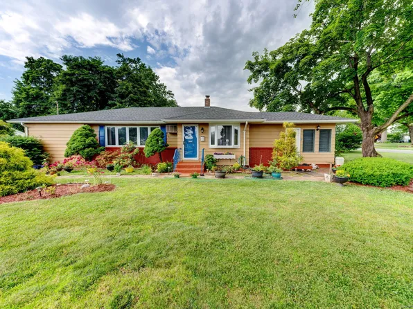 5 Chestnut Road, Newington, CT 06111