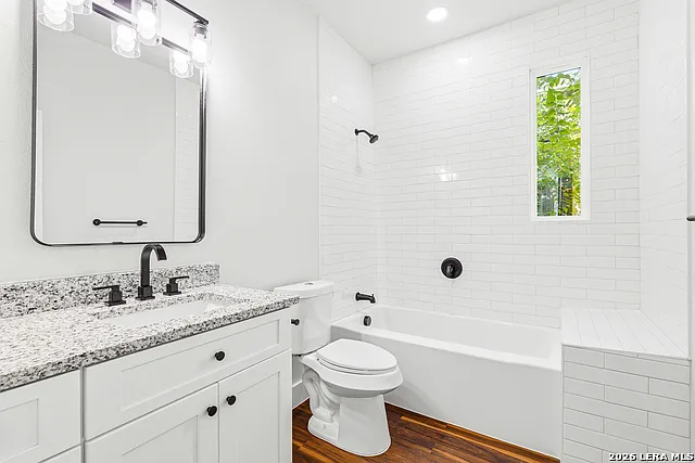 823 W French Pl — Photo 16
