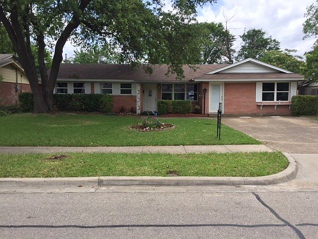 1st image of 3060 Amber Ln