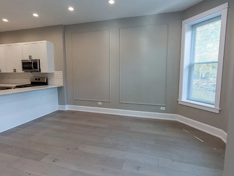 Pf-Arg, 2618 W Evergreen Llc — Photo 9