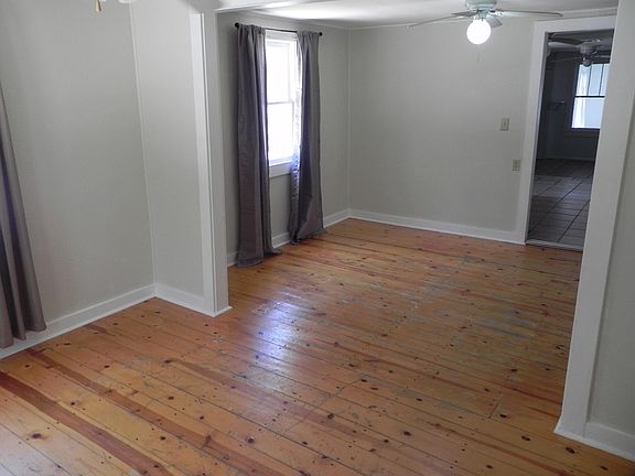 Entryway and living room 2