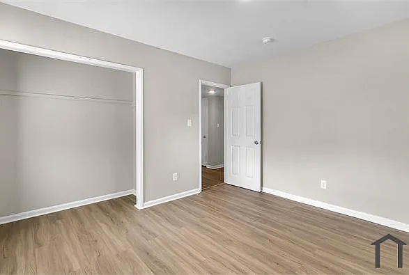 2 bed, 1000 sqft, $1,000 — Photo 1