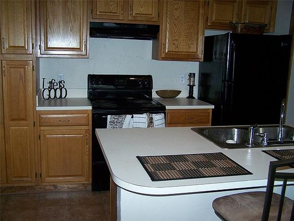 3rd image of 2116 Tanglewood Blvd #207