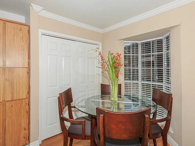 8110 Creekbend Dr — Photo 4
