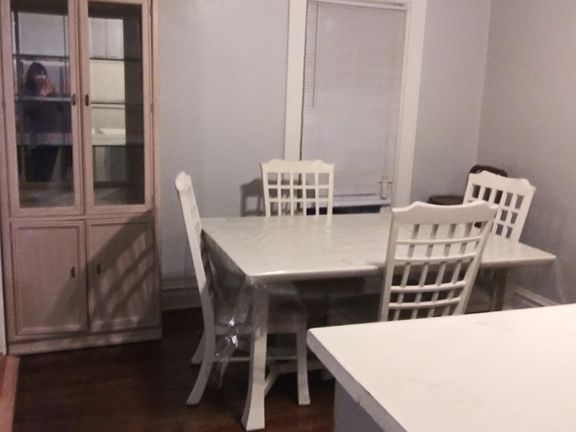 4th image of 2040 Ezra Ave APT 1E