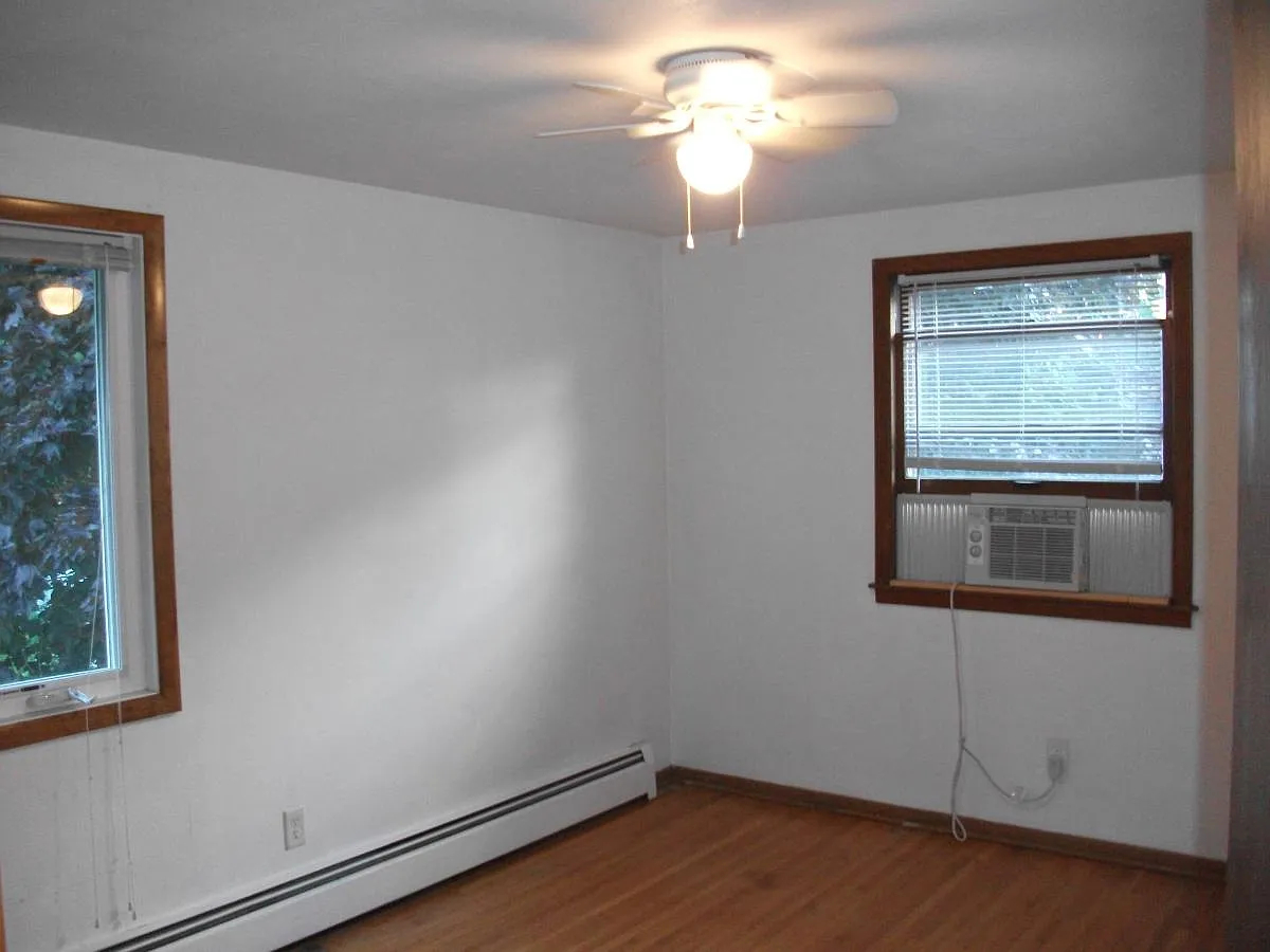 Building Photo - 772 Larpenteur Ave E
