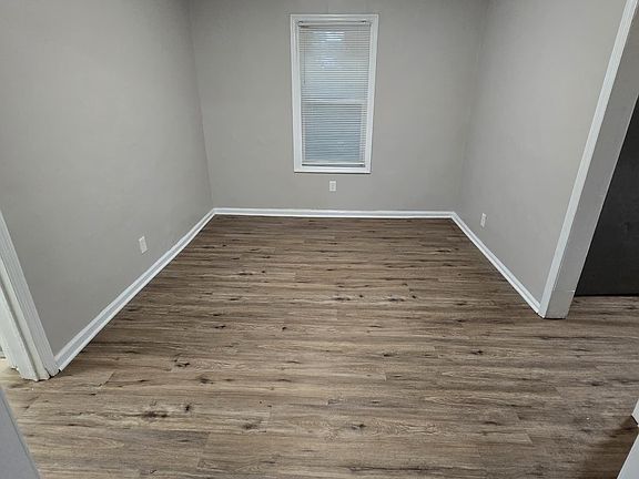 3rd image of 1197 Lake Dr
