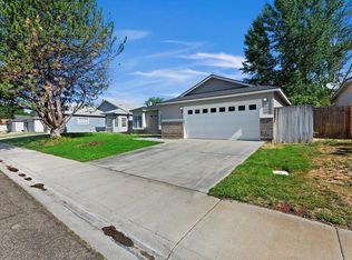 98 W Davenport Dr, Meridian, ID 83642