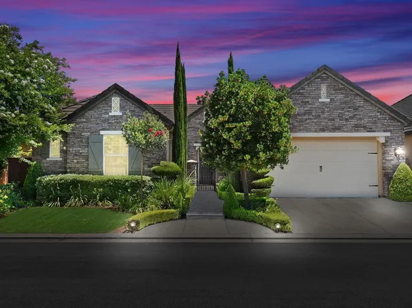 1759 N Piccadilly Ln, Clovis, CA 93619