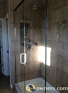 Oversize Glass Shower w/ body sprays