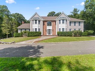 2 Landmark Dr, Bridgewater, CT 06752