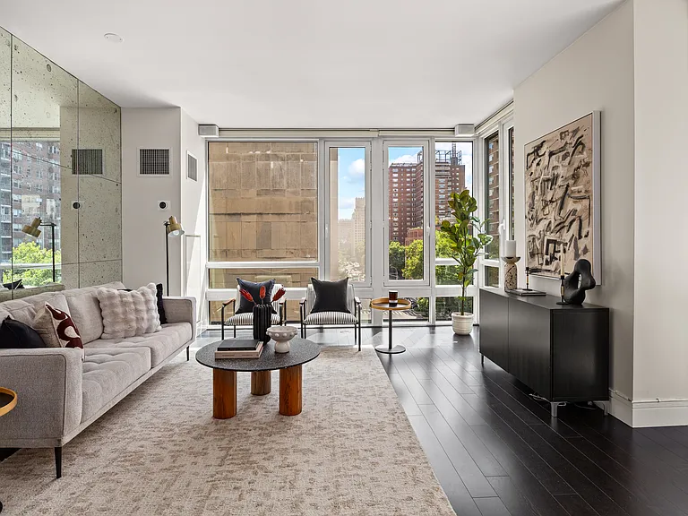 261 W 28th St #6B — Photo 3