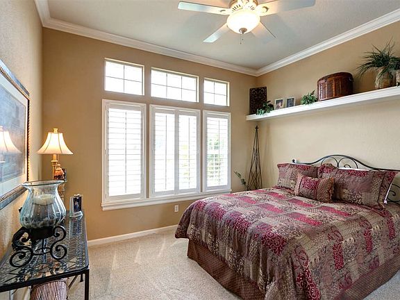 5th image of 2047 Newport Dr