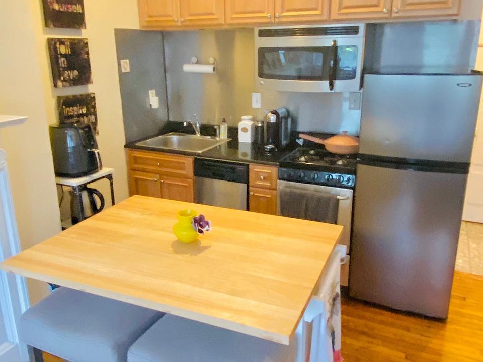 2nd image of 1073 Beacon St #4