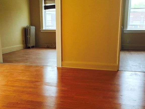 3rd image of 2159 36th St