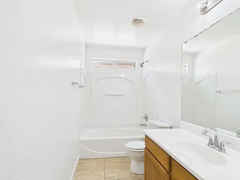 1661 W Harding Ave — Photo 11