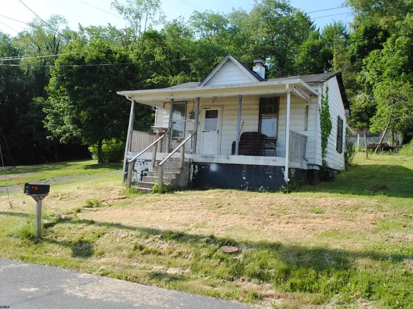 55 George St, Elkins, WV 26241