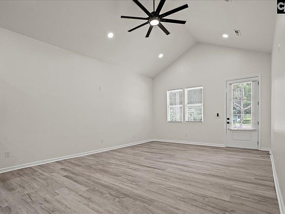5th image of 523 S Main St