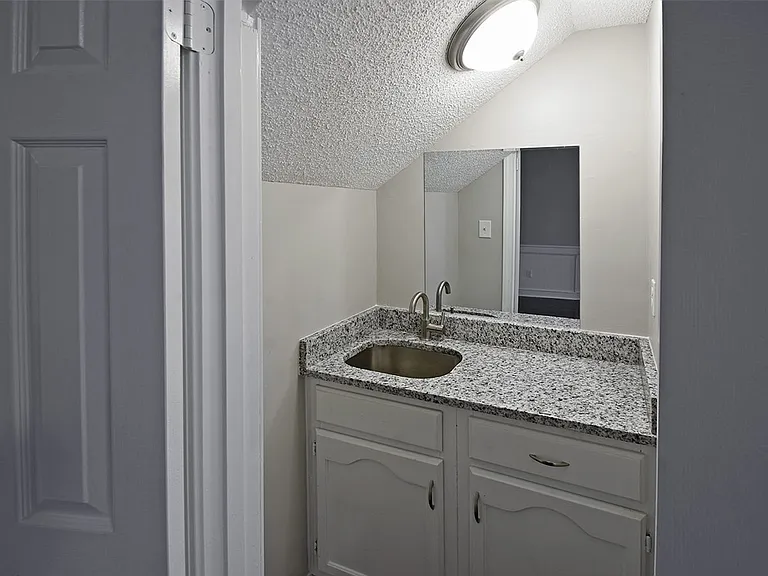 7298 Ashley Oaks Dr — Photo 6