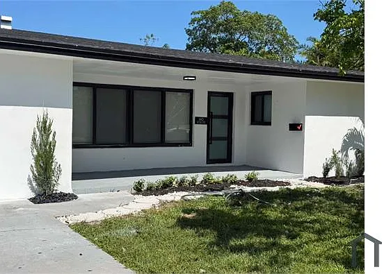 160 SE 15th Ave
