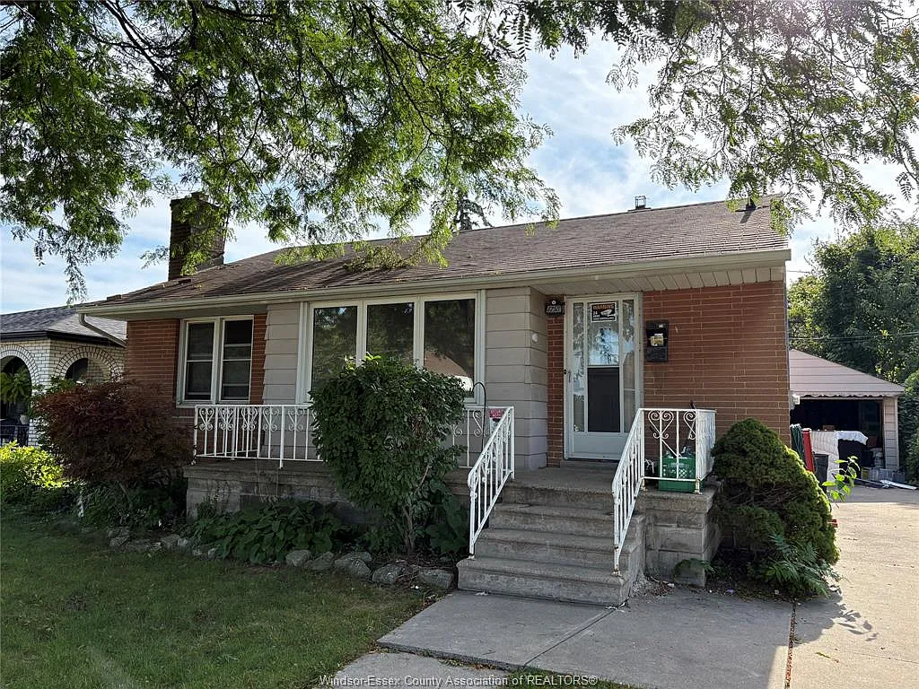 3 bed, $1,450 — Photo 1