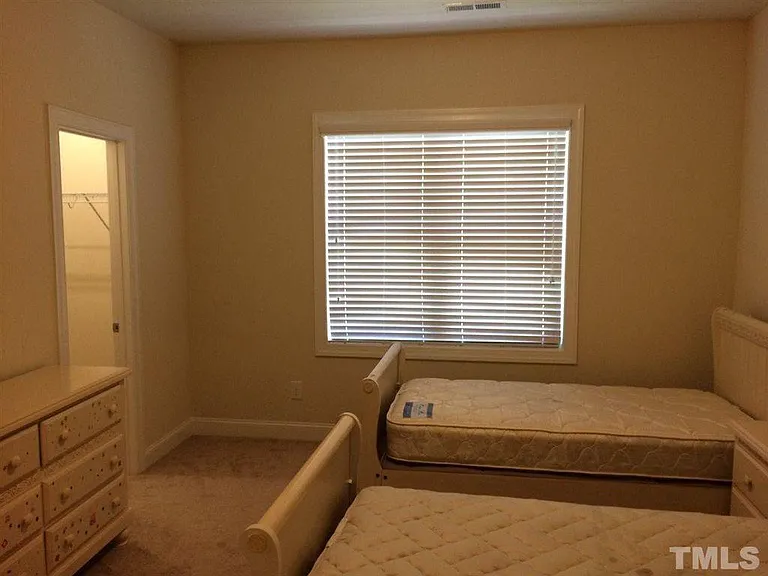 3933 Amelia Park Dr — Photo 3
