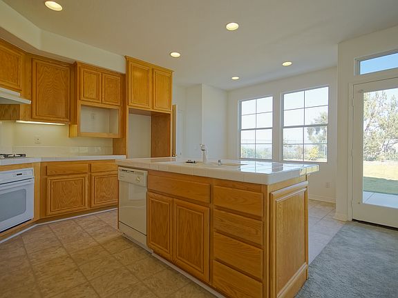 Ridgemoor homes Kichen