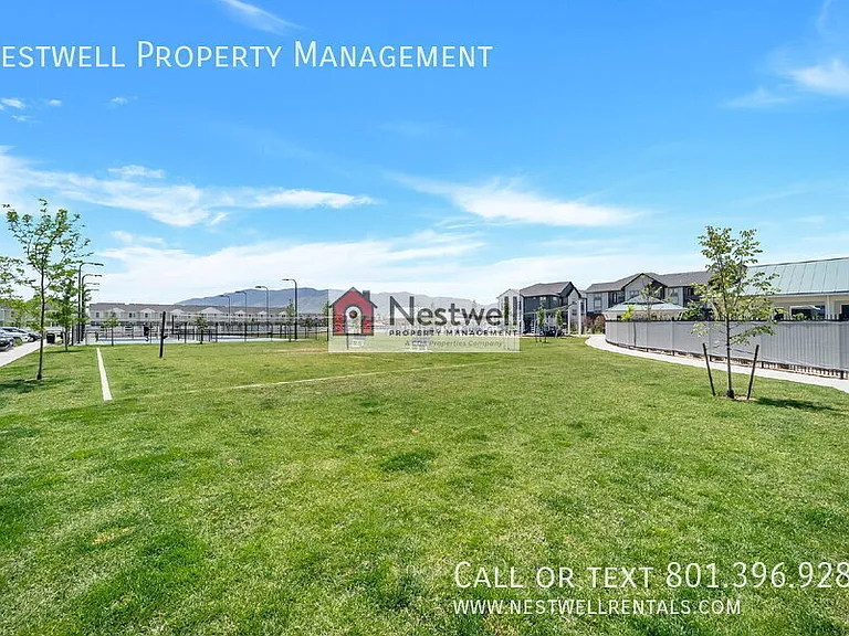1096 E Yard Row — Photo 22