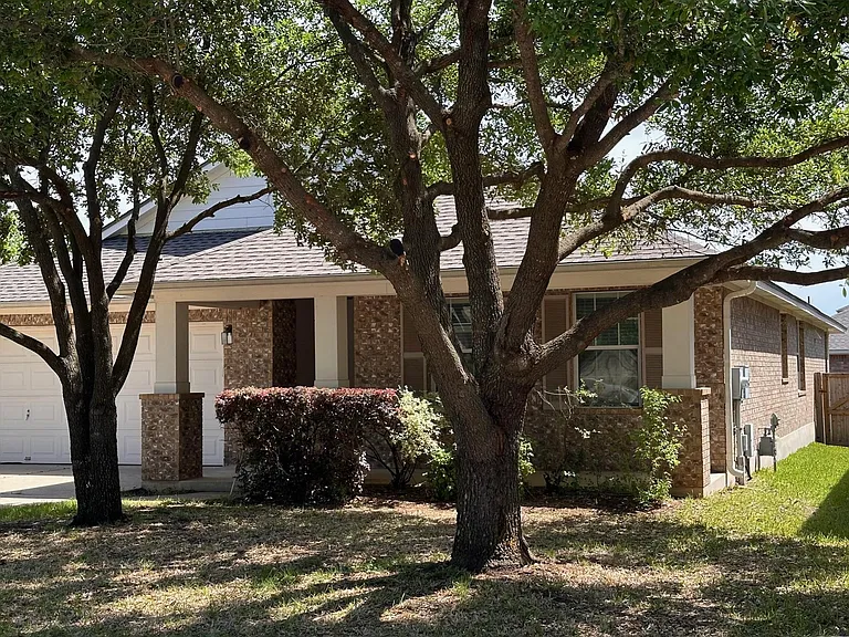 15008 Fernhill Dr — Photo 3