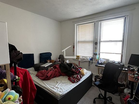 3rd image of 453 Park Dr #3D