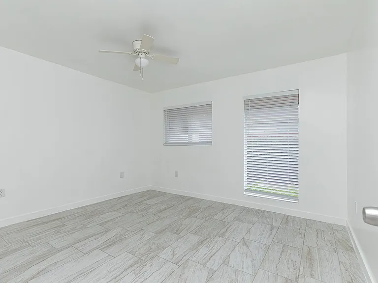 5918 Pierce St — Photo 17