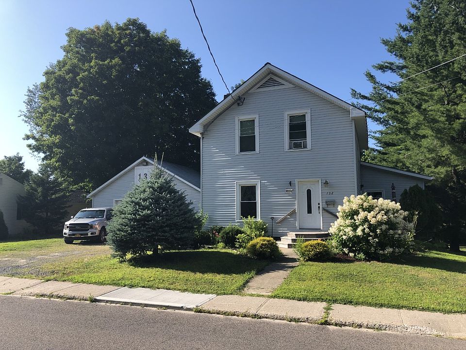 1st image of 132 College Ave