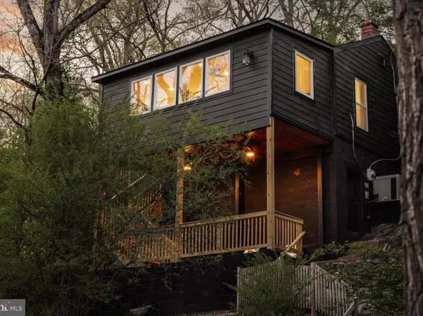 714 Bennys Beach Rd, Front Royal, VA 22630