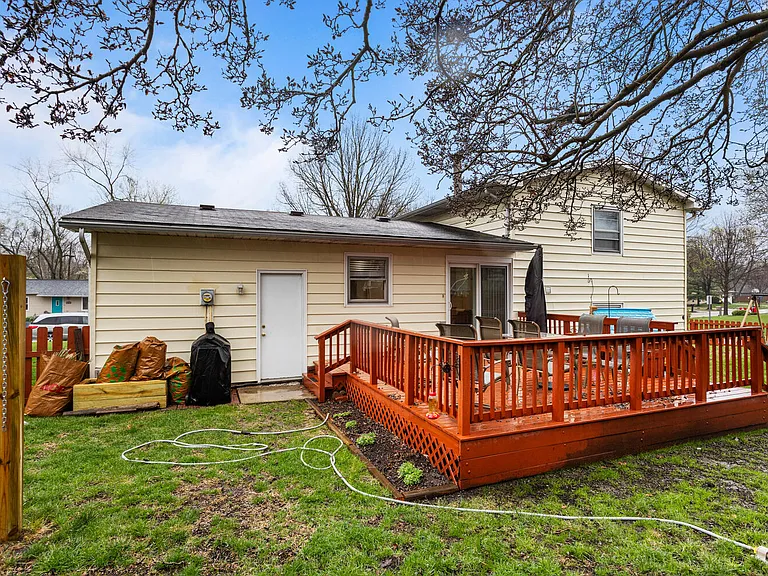 2406 Southwood Dr — Photo 21