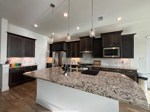 2905 Lago Costa Dr, La Marque, TX 77568