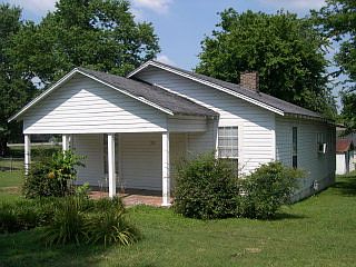 1st image of 502 E Lelia St
