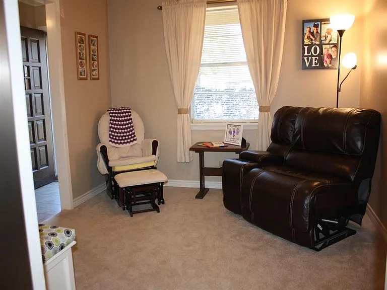 2403 Balsam St — Photo 13