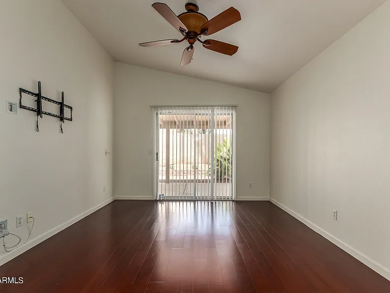 4634 E Grovers Ave — Photo 16