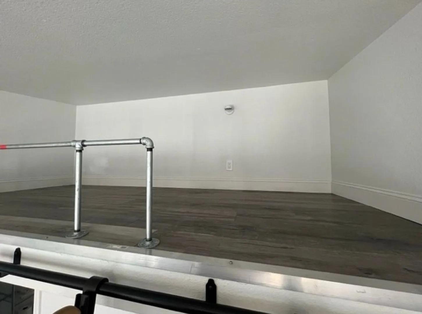 1355 Prater Way #A — Photo 2