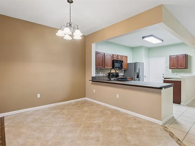 2561 Galliano Cir — Photo 15