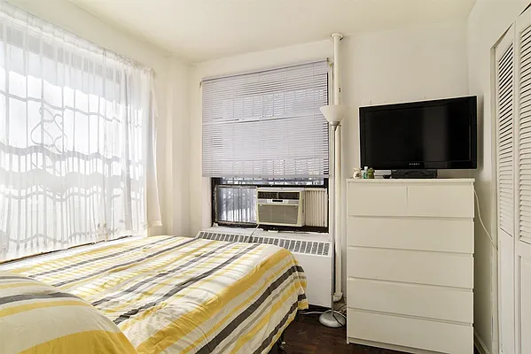 Sold by Corcoran | media 29