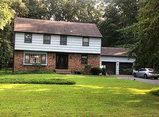 3 Hialeah Dr, Colts Neck, NJ 07722