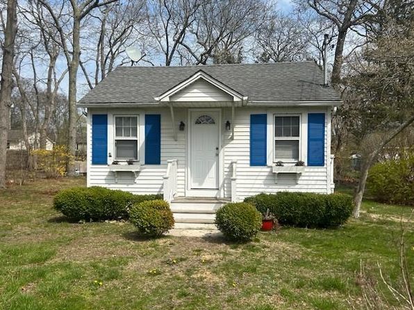407 Forest Rd W